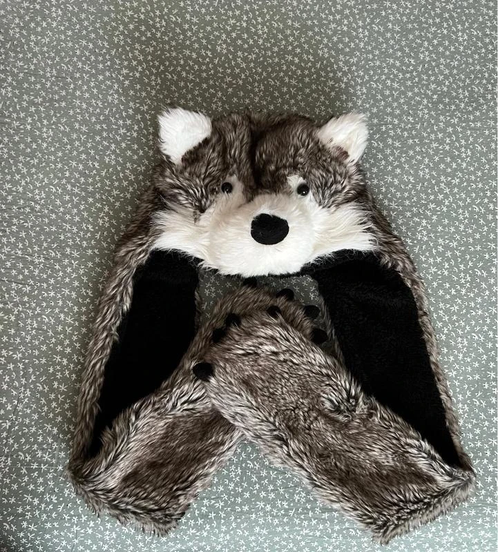 Gorro de Lobo com Cachecol e Luvas Incorporadas – photo 5